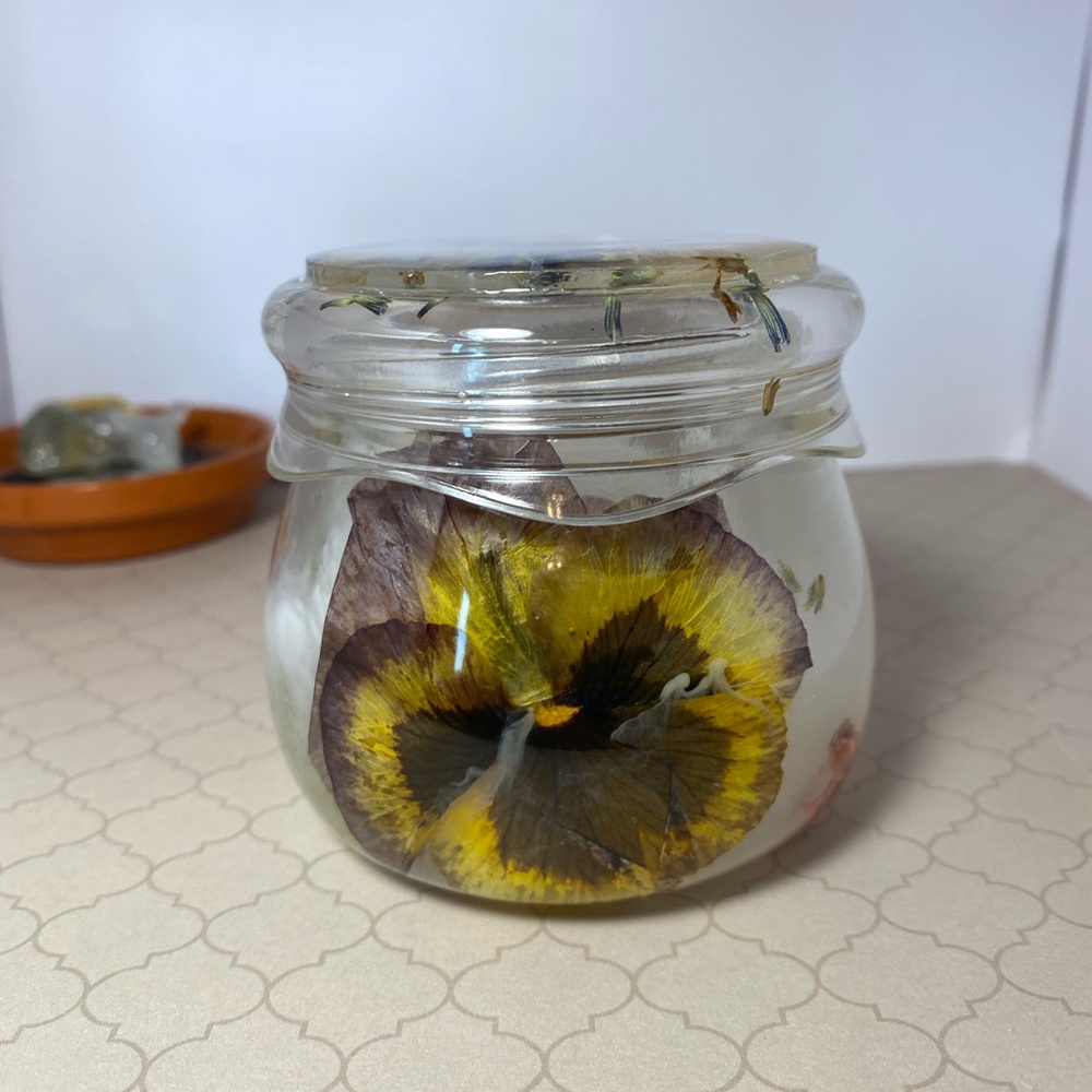 Flower Storage Jar!